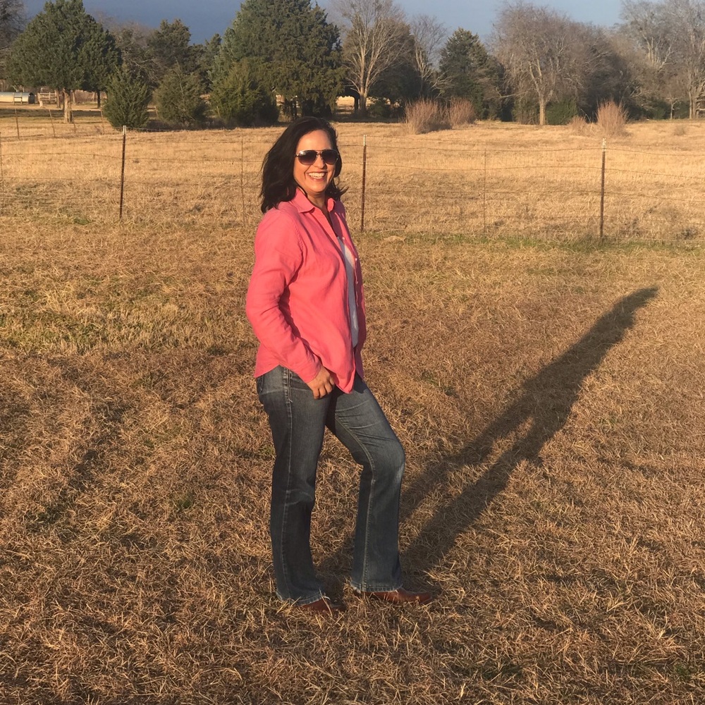 Meet your Posher, Idania